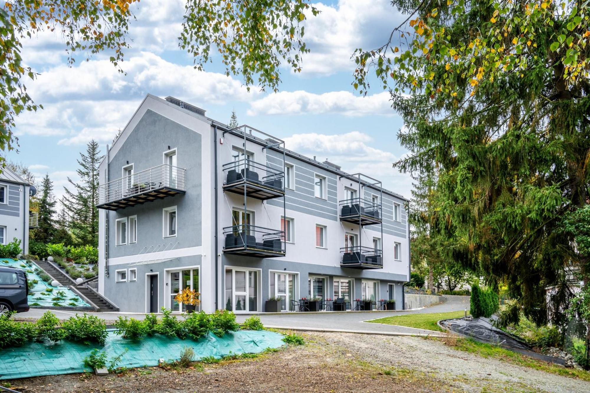 Apartamenty Wczasowa - Komfort Z Narciarnia Kudowa Zdroj Exterior photo